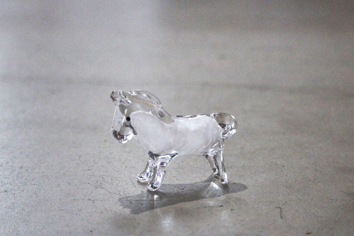 干支の置物 午 白馬（うま）琉球ガラスの海風 オンラインストア 人気