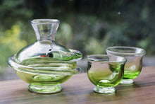 画像をギャラリービューアに読み込む, ヘビの酒ボトル / 琉球ガラス【RYUKYU GLASS WORKS 海風】