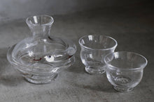 画像をギャラリービューアに読み込む, ヘビの酒ボトル / 琉球ガラス【RYUKYU GLASS WORKS 海風】