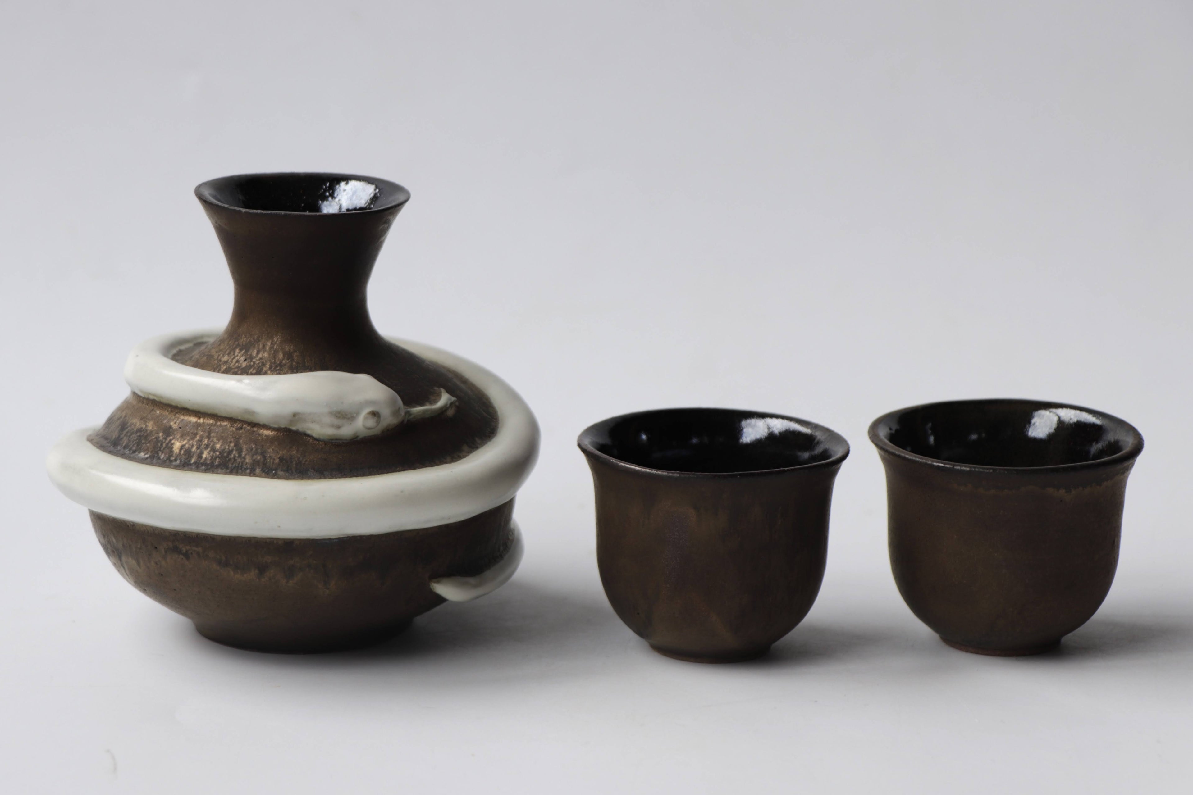 ヘビの酒ボトル / やちむん【壺屋焼窯元育陶園】