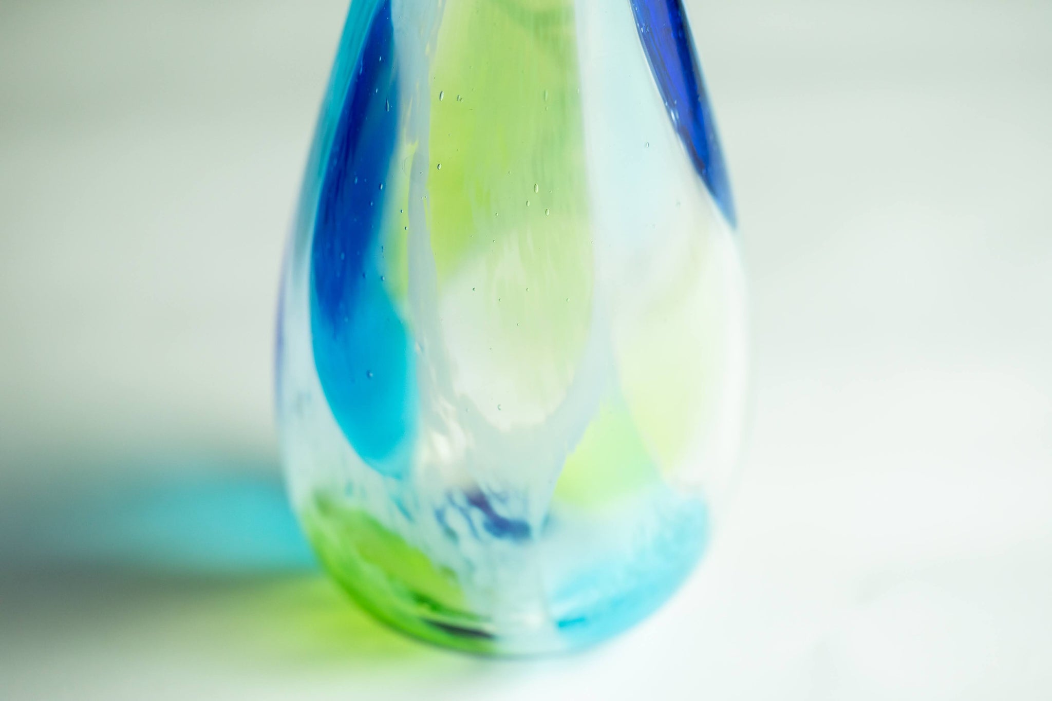 琉球*海花セール　カラフル エアファーン　0529-1 琉球ガラスの海風 海想花瓶 赤 オンラインストア 人気商品