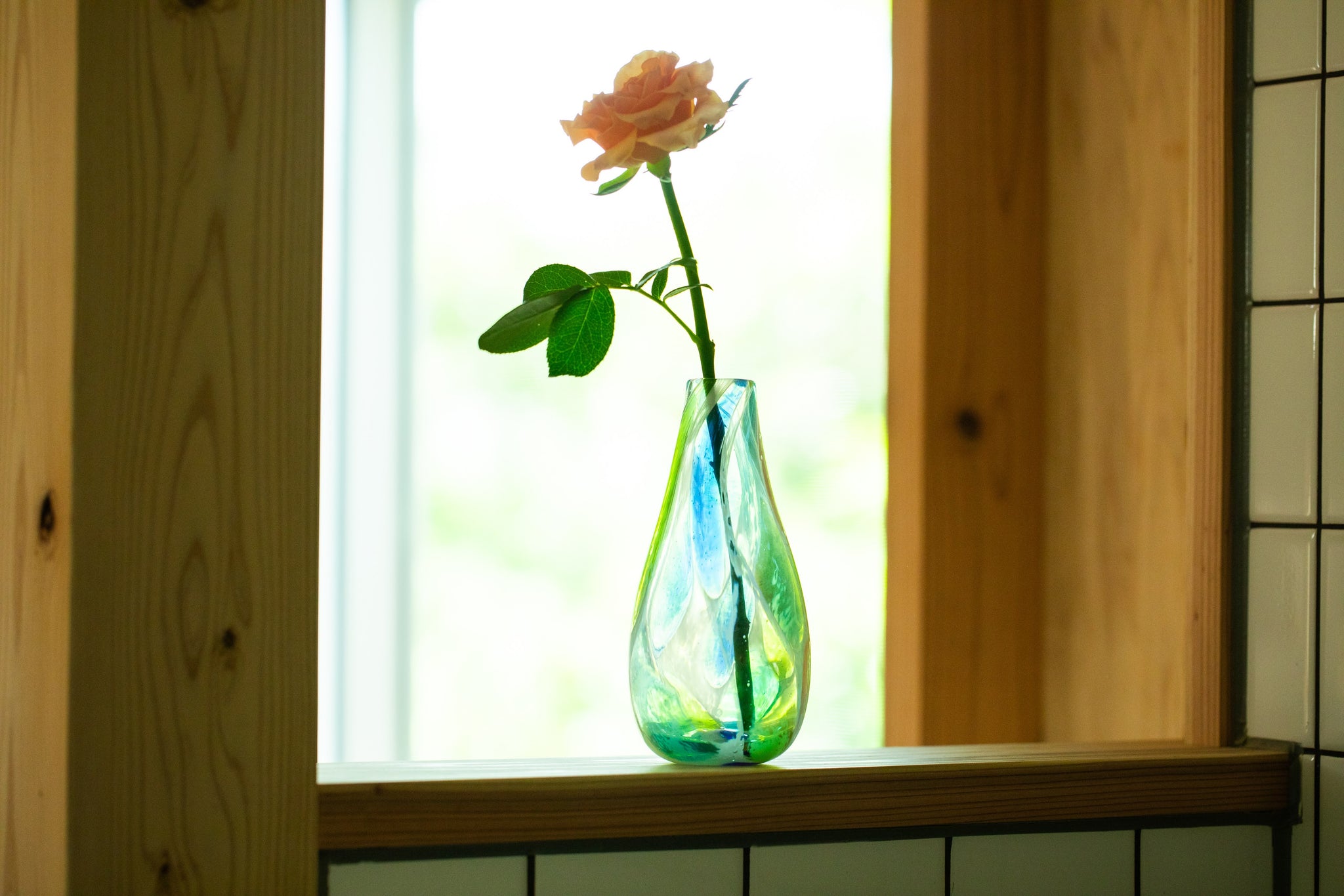 琉球*海花セール　カラフル エアファーン  0529-7 琉球ガラスの海風 海想花瓶 青 オンラインストア 人気商品