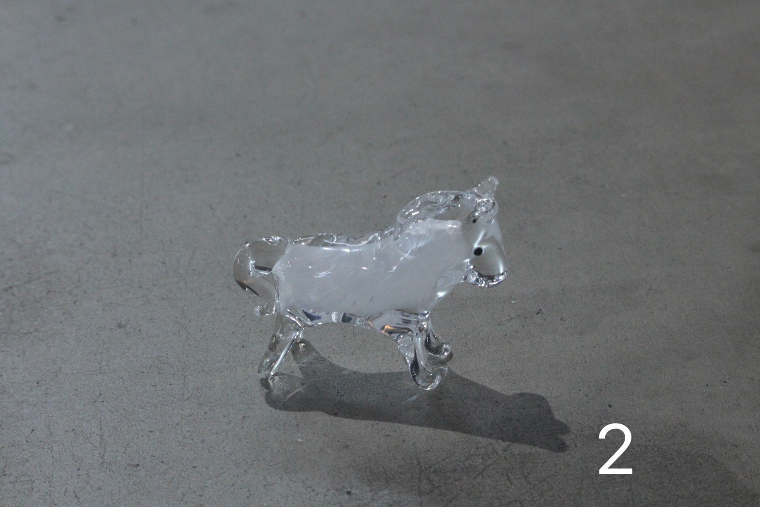 干支の置物 午 白馬（うま）琉球ガラスの海風 オンラインストア 人気