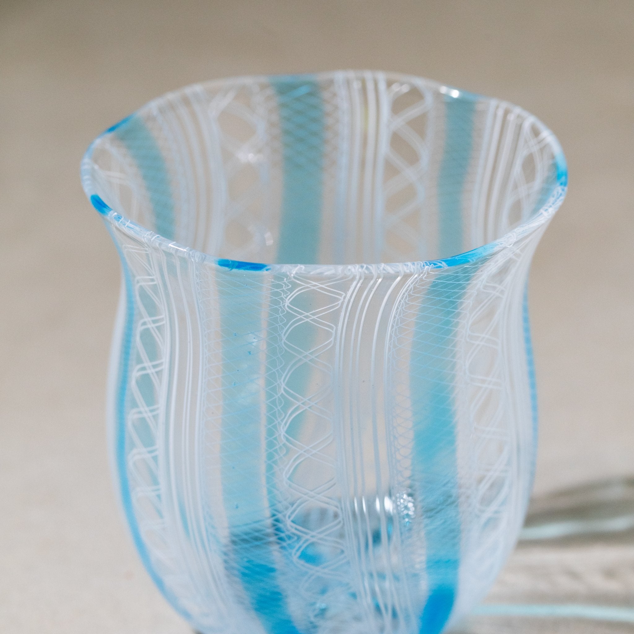 RUSHA Bloom（ブルーム） White×Light Blue